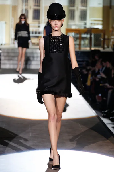 Look 18